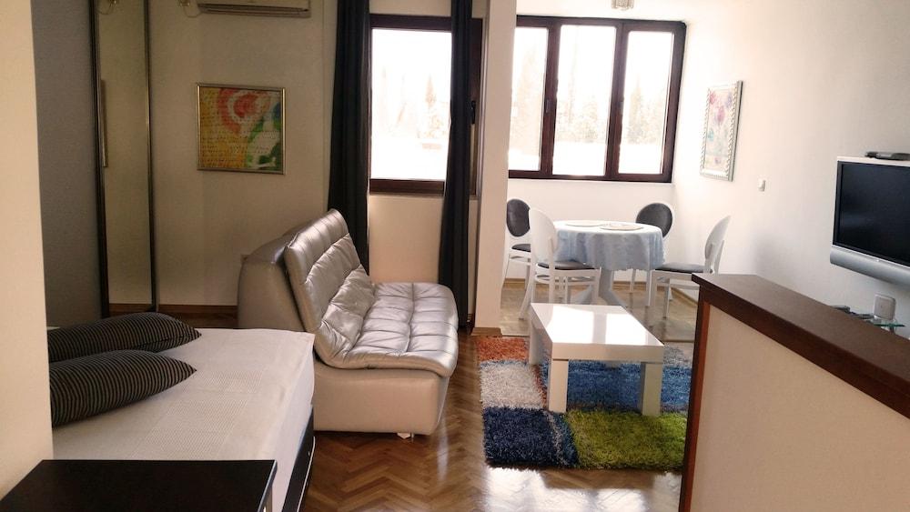 Hotel Vila Lux บุดวา ภายนอก รูปภาพ