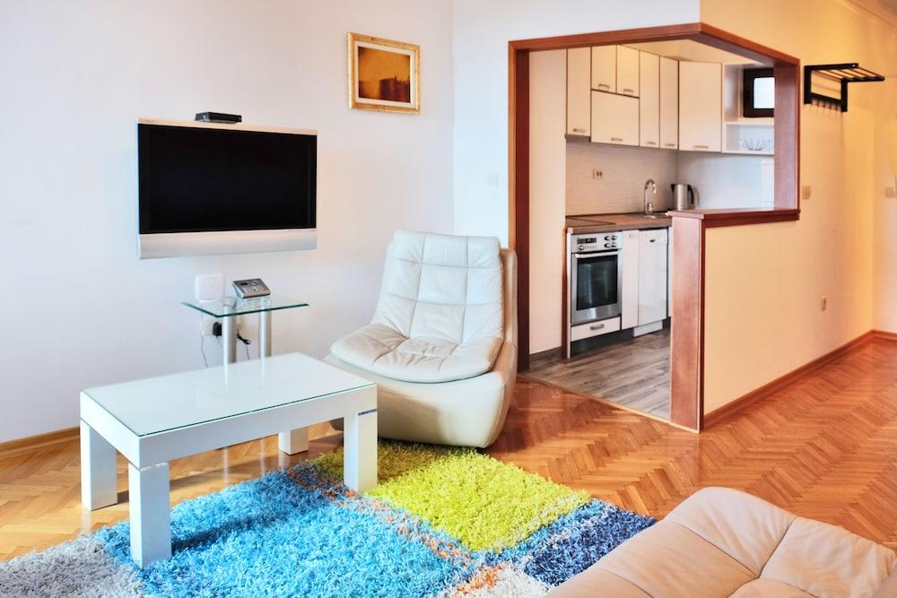 Hotel Vila Lux บุดวา ภายนอก รูปภาพ