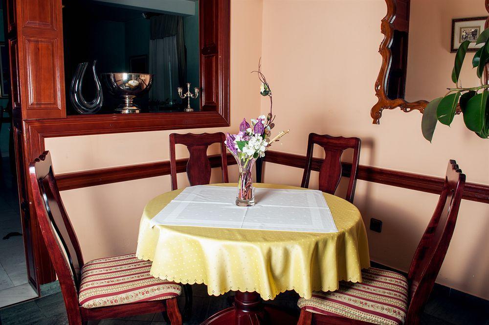 Hotel Vila Lux บุดวา ภายนอก รูปภาพ