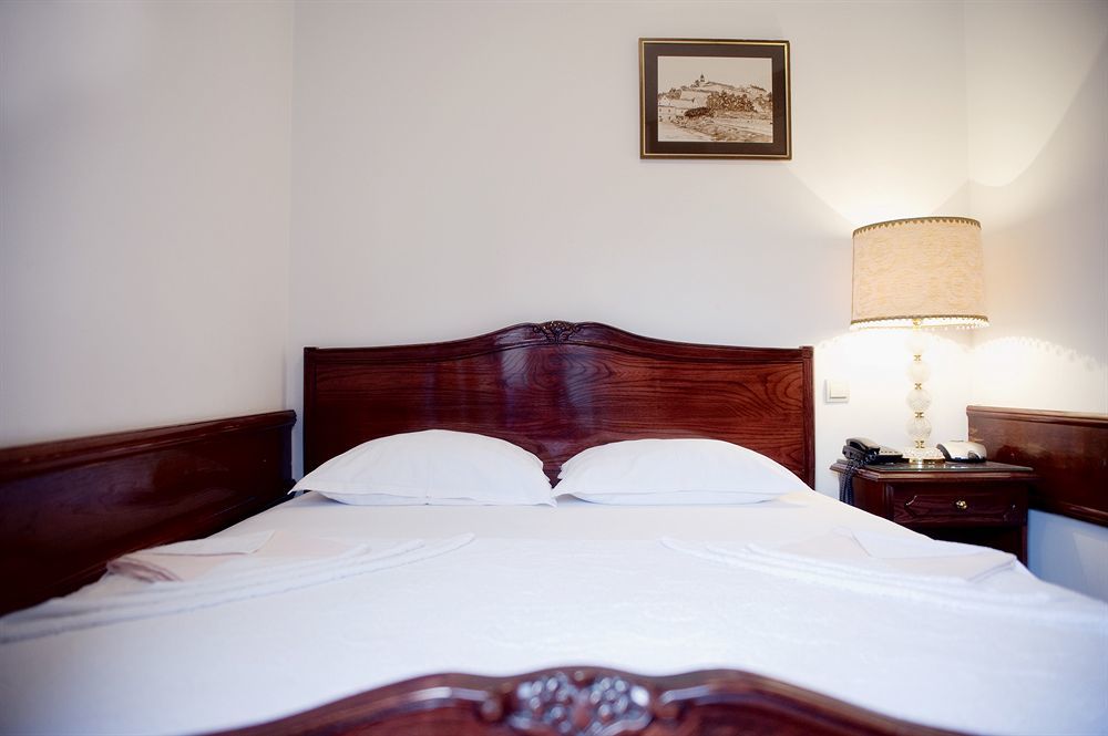 Hotel Vila Lux บุดวา ภายนอก รูปภาพ