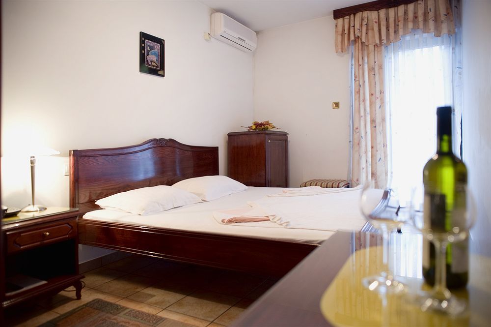 Hotel Vila Lux บุดวา ภายนอก รูปภาพ