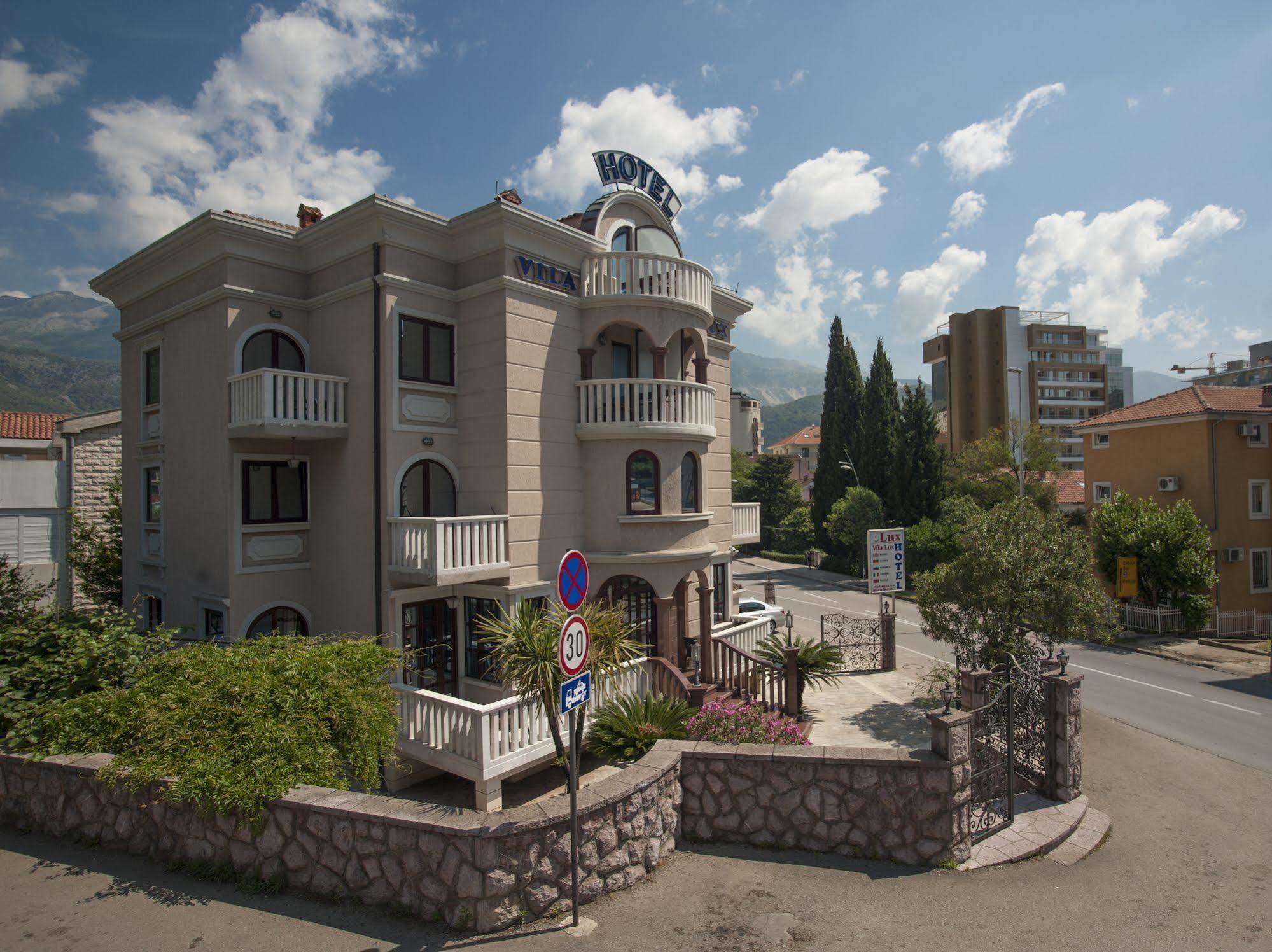 Hotel Vila Lux บุดวา ภายนอก รูปภาพ